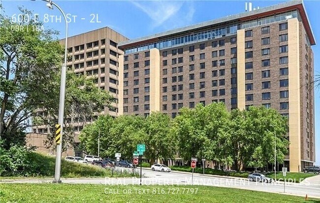 Foto del edificio - 600 E 8th St