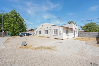 Building Photo - 943 S 37th Ave