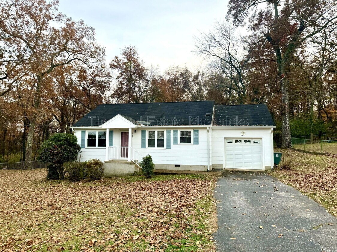 Foto principal - 1452 Elm St