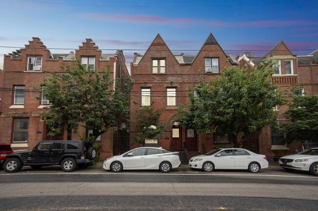 Foto del edificio - 2432 Poplar St