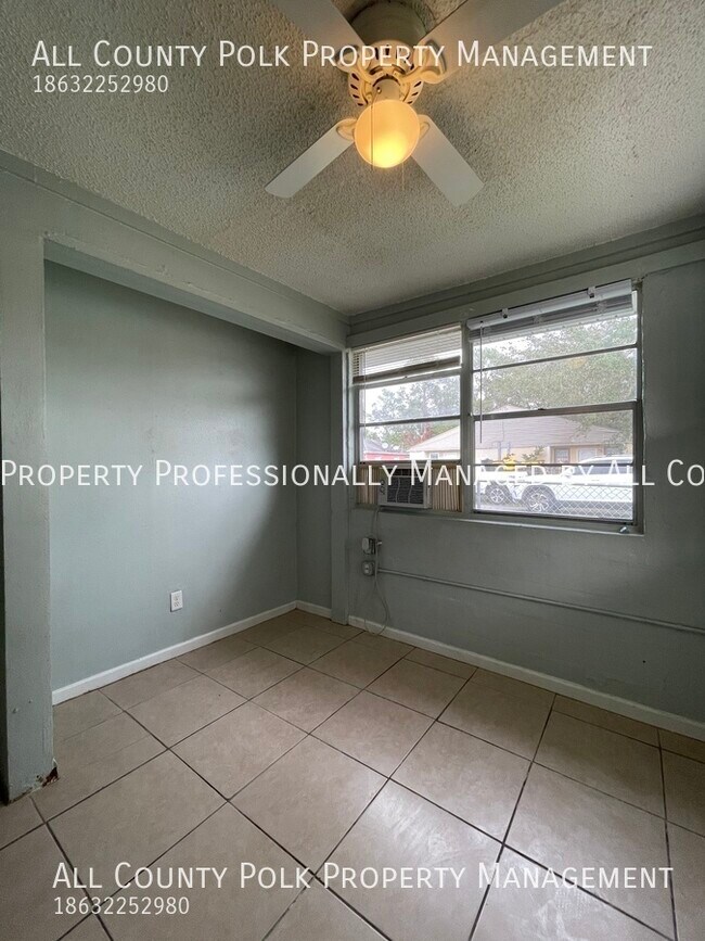 Building Photo - Nice 2/1 Duplex in Lakeland. Water Included!