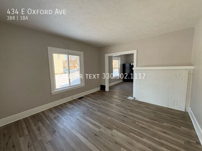 Foto del edificio - Three bedroom one bathroom apartment for rent