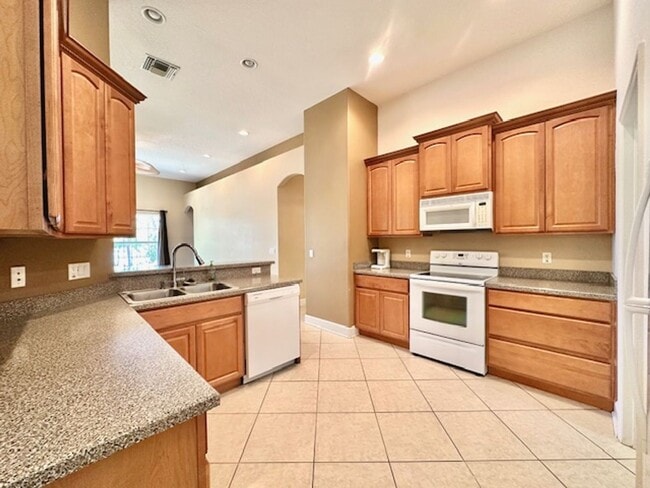 Foto del edificio - 4 Bedroom / 2 Bath Home in Royal Trails