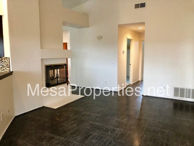Building Photo - 22951 Springdale Dr