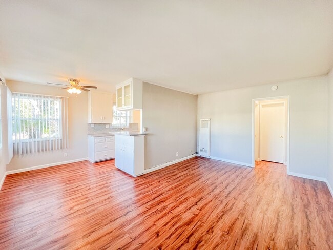 Building Photo - 4640 E 4th St