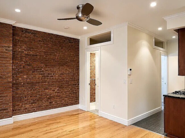 Building Photo - 15 W 103rd St