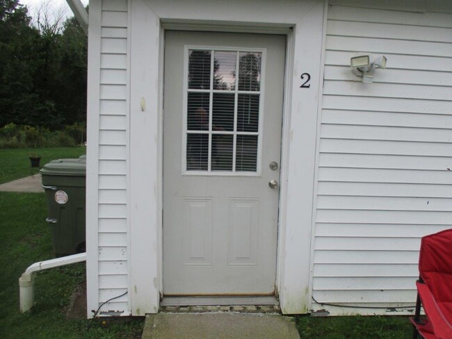 Building Photo - 48 Allen Falls Rd