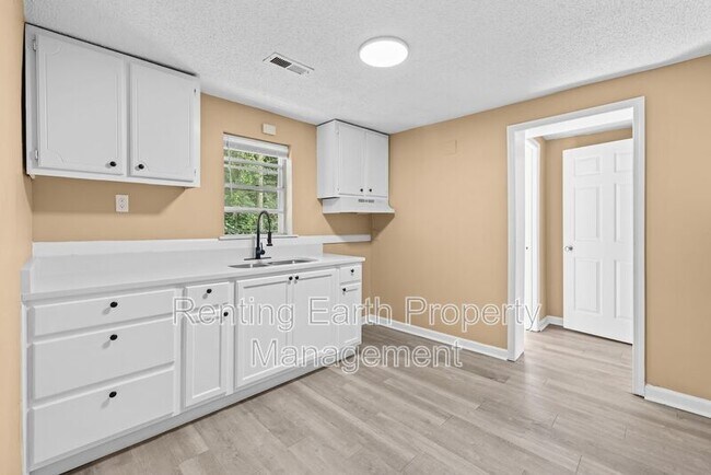 Building Photo - 1504 35th Street Ensley