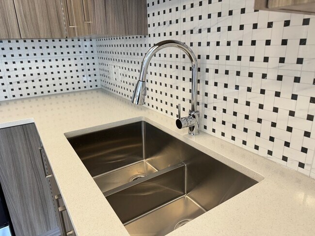 Photo du bâtiment - 320 Mills Rd