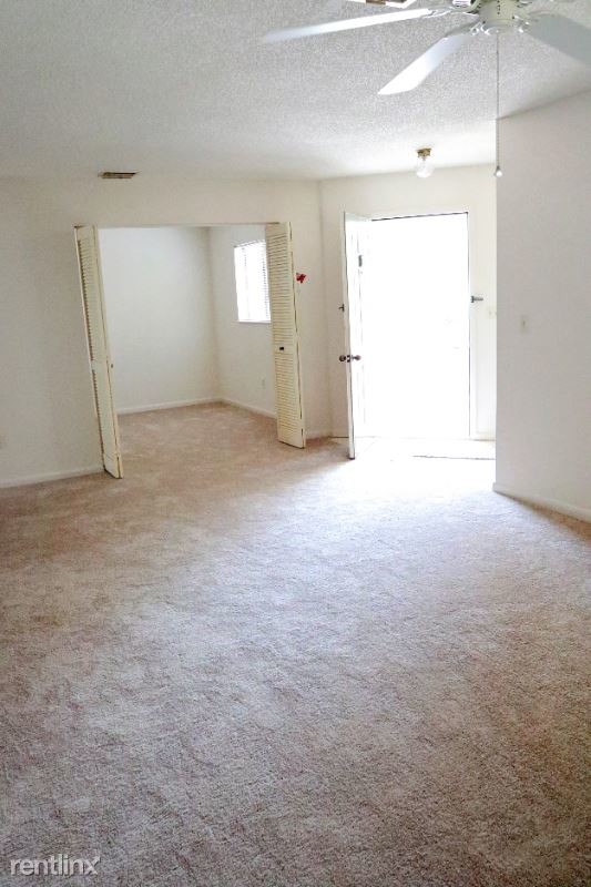 Building Photo - 2 br, 2 bath Condo - 18 Lake Forest Ct