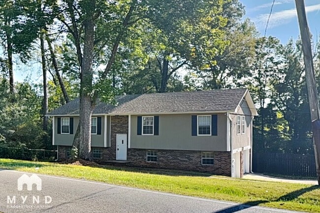 Building Photo - 600 20th Ct NE