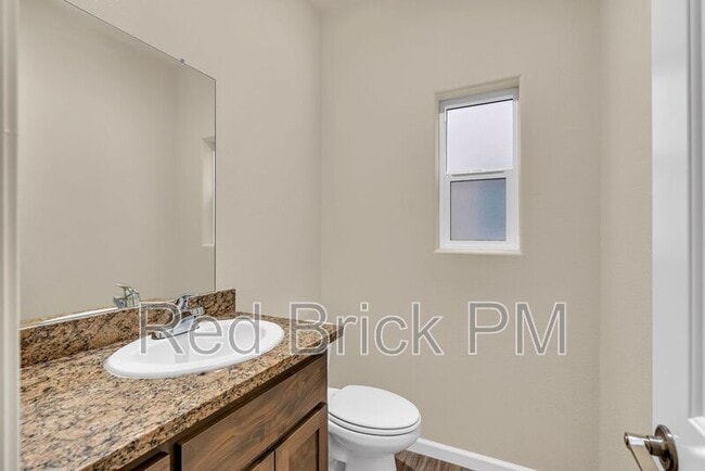 Building Photo - 3665 Venice Ave