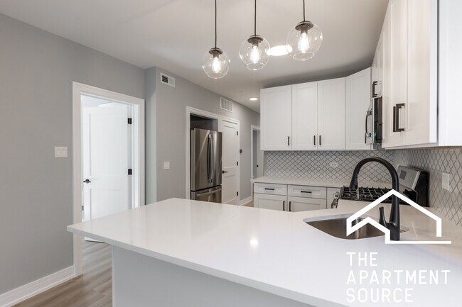 Foto del edificio - 3443 N Ridgeway Ave