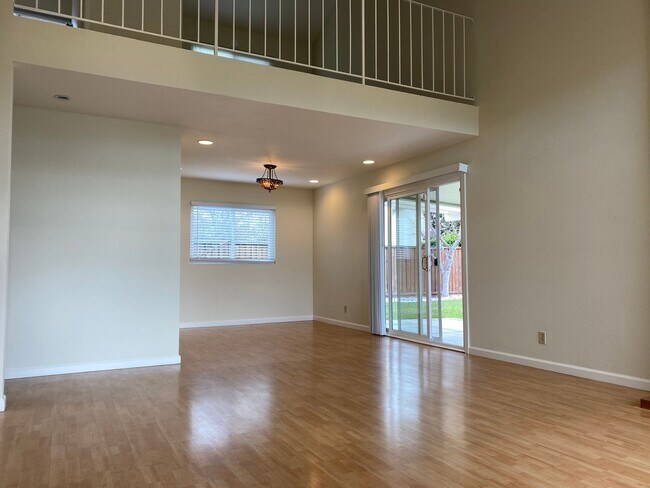 Foto del edificio - 3-Bedroom Ardenwood Home for Rent!