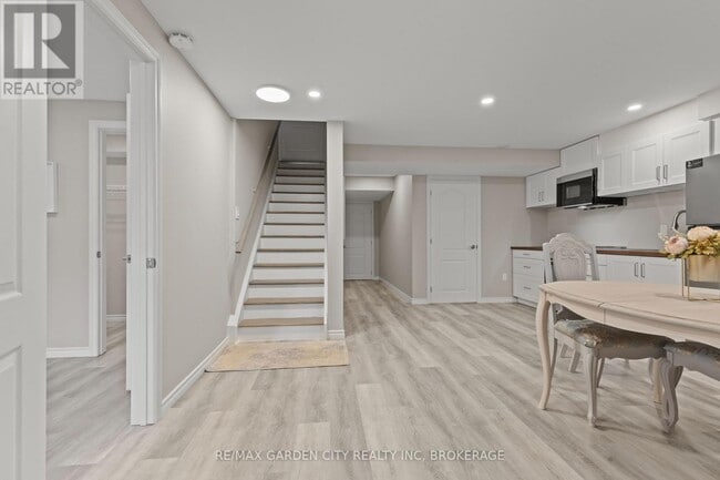 Building Photo - 55 Kline Crescent