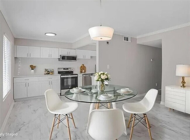 Foto del edificio - 3210 Quincetree Ln