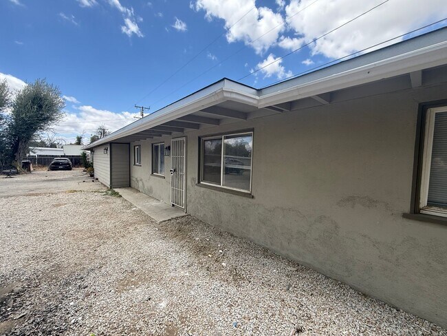 Foto del edificio - 40360 Mayberry Ave