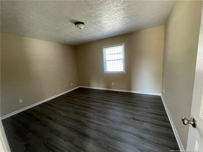 Building Photo - 4959 Fieldcrest Dr