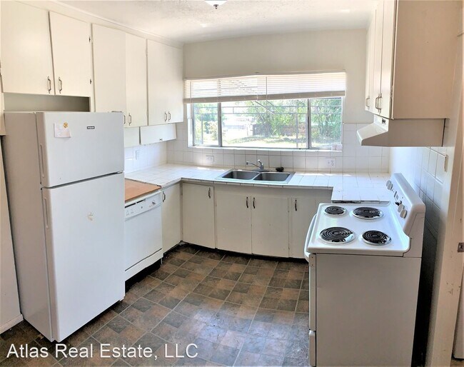 Foto del edificio - 4 br, 2 bath House - 825 Sheridan Blvd