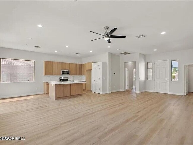 Foto del edificio - 2918 E Harwell Rd