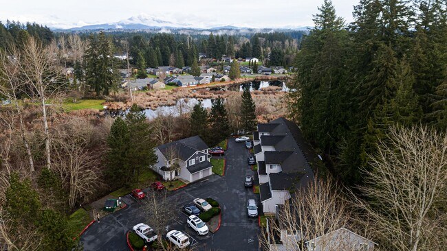 Foto del edificio - Lakeshore & Lakeview Townhomes