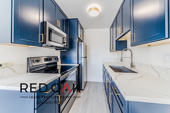 Building Photo - 1757 N Orange Dr