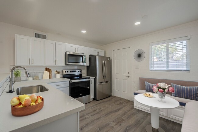 Foto del edificio - Fully remodeled Casita style apartment hom...