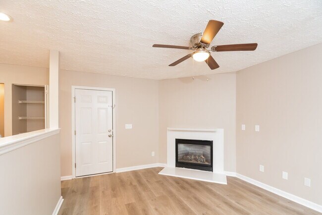 Foto del edificio - 209 Mingocrest Dr