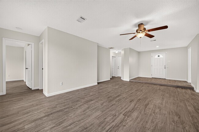 Building Photo - 7407 Cortes Dr