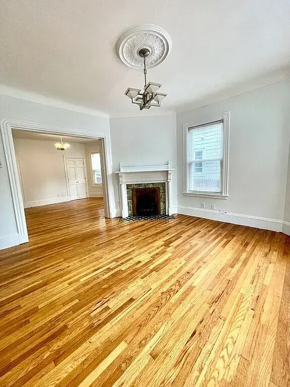 Living & dining - 18 Walden St