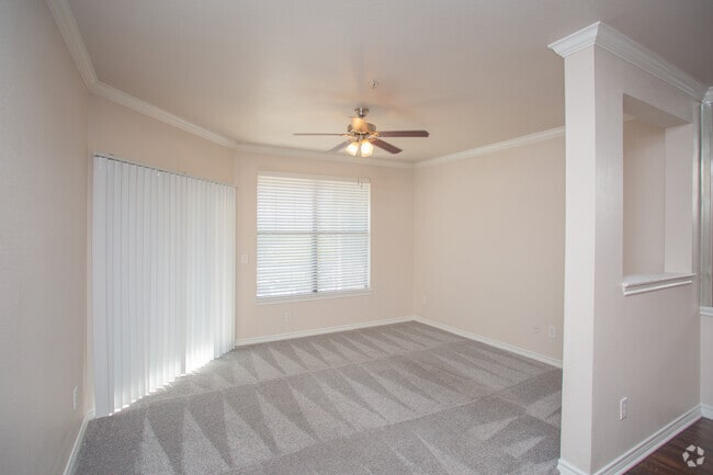 1HAB, 1BA - 855SF - Richardson - Halston on Frankford