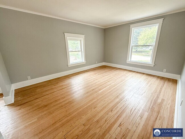 Building Photo - 3210 S 48th St