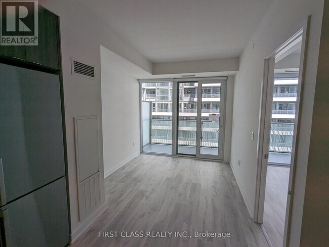 Building Photo - 135 Lower Sherbourne St