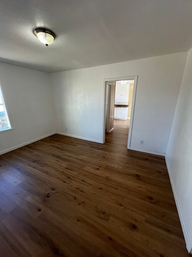 Foto del edificio - Cozy 1 bedroom back house