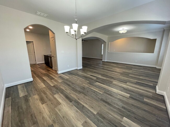 Building Photo - GORGEOUS NEWER CONDOS IN PRIME LOCATION!!