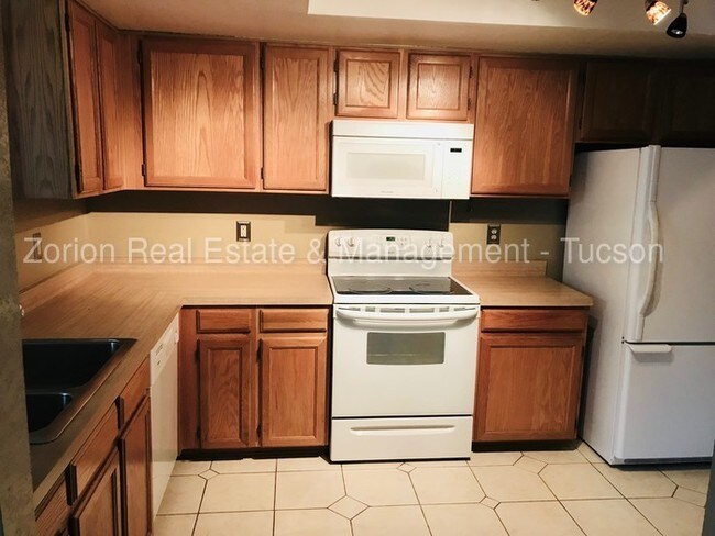 Foto del edificio - 4275 N. River Grove Circle #128