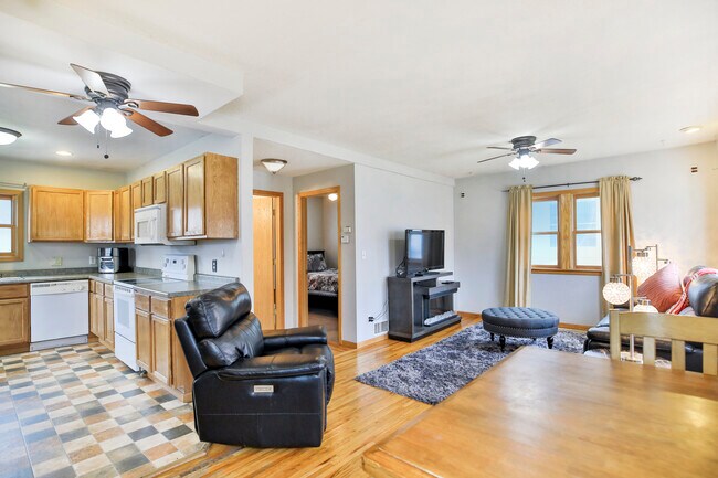 Building Photo - 603 12th Ave NW