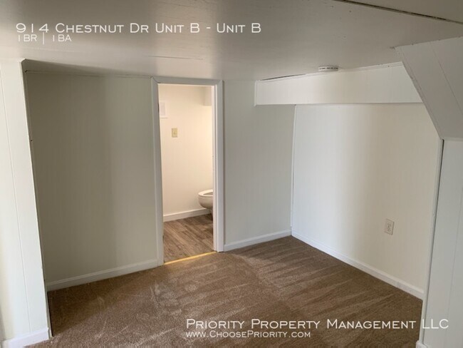 Building Photo - 914 Chestnut Dr