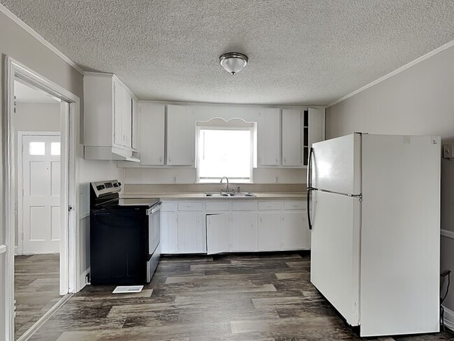 Building Photo - 1432 Mt Gallant Rd