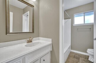 Building Photo - 4031 Hermitage Hollow Ln