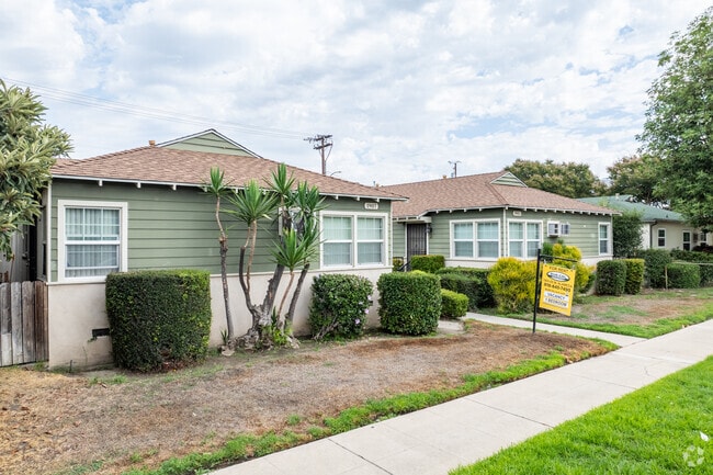 Primary - 1905-1909 W. Alameda