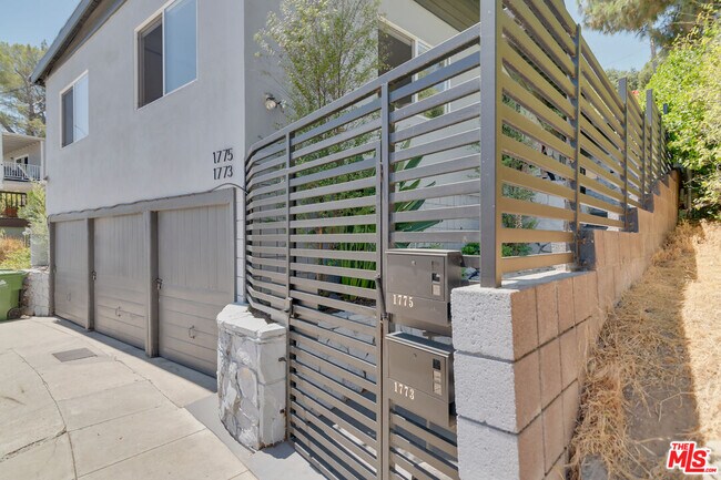 Building Photo - 1775 College View Pl