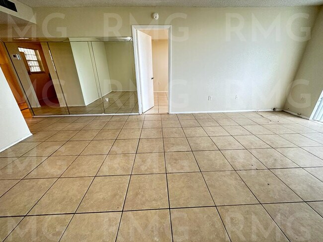 Foto del edificio - 15600 NW 7th Ave