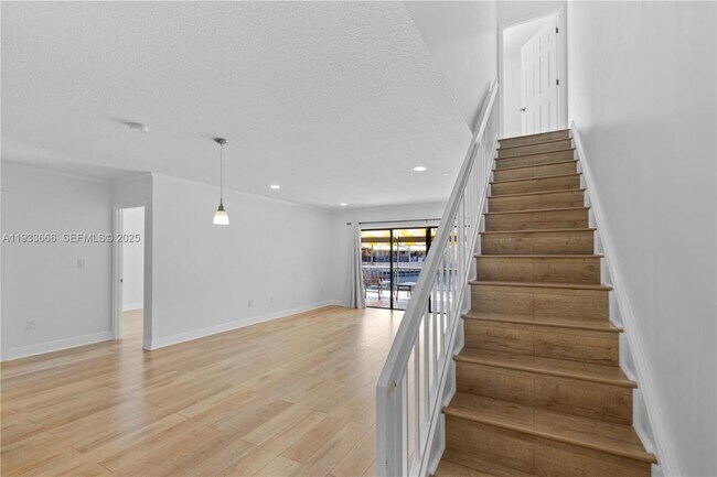 Building Photo - 15518 Braemar Ct