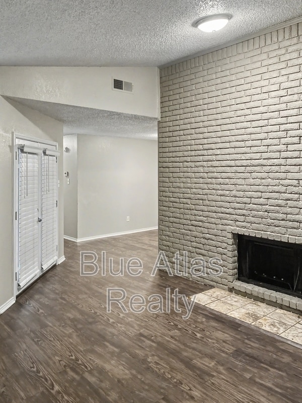 Building Photo - 3421 Meadowmoor St