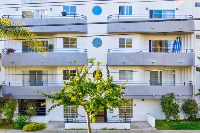 Interior Photo - Bentley Luxury Investments LLC