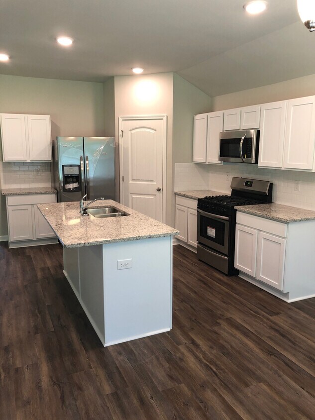 Foto del edificio - 13364 Isabella Blvd