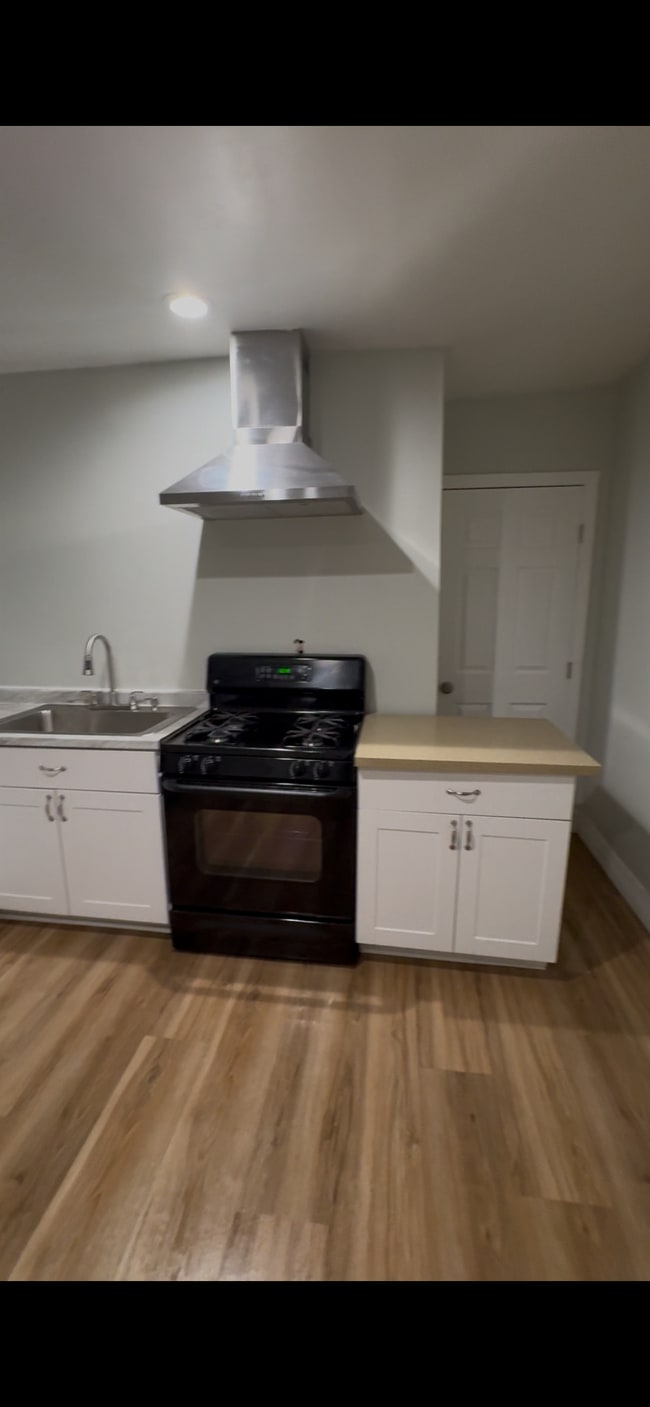 Foto del edificio - 23592 Flight St