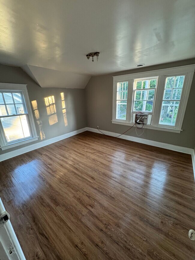 Dormitorio - 807 Avon St