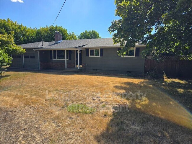 Building Photo - 2550 NE Seavy Cir